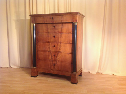 Antik-M&ouml;bel Kirschbaumm&ouml;bel