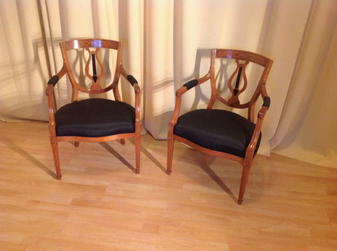 Antik-M&ouml;bel Kirschbaumm&ouml;bel