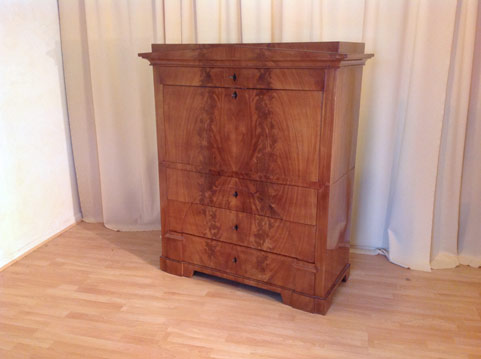 Antik-M&ouml;bel Kirschbaumm&ouml;bel